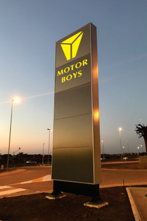 7.5m Pylon signs